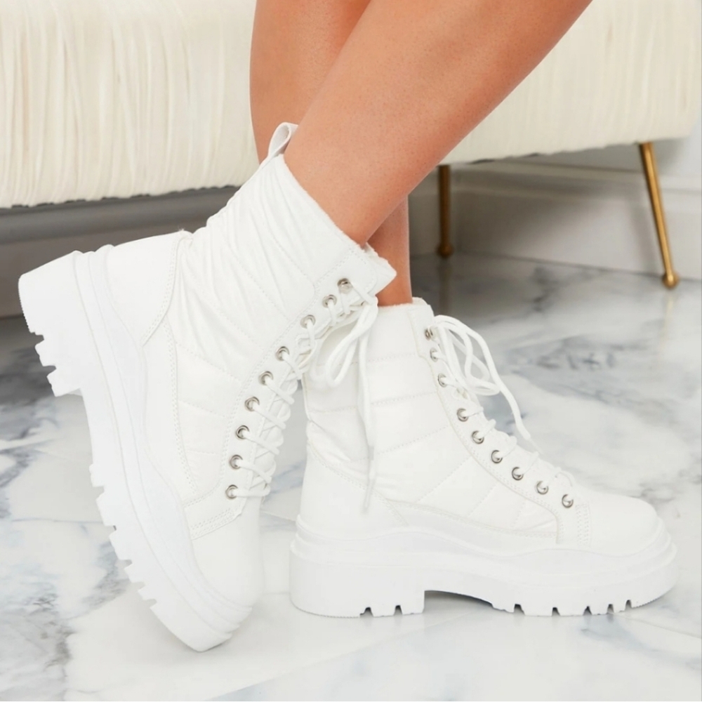 Fashion White Lace-Up Booties